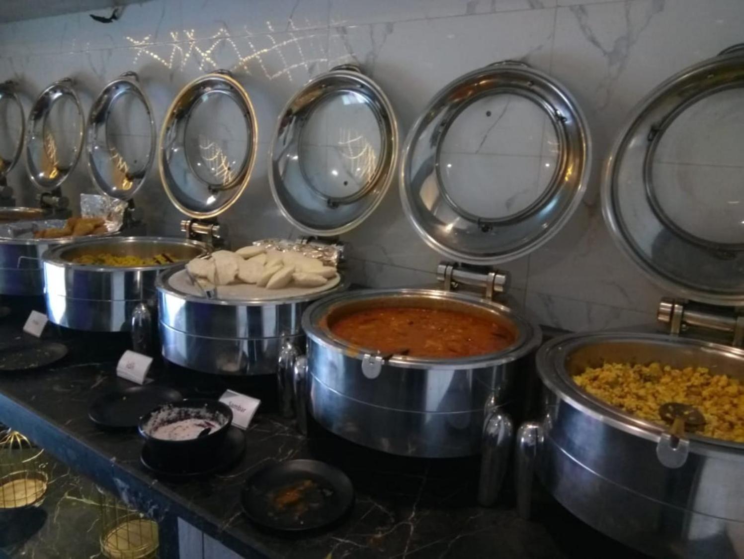 Hotel Almora - Near By Delhi International Airport - With Free Airport Pickup And Drop