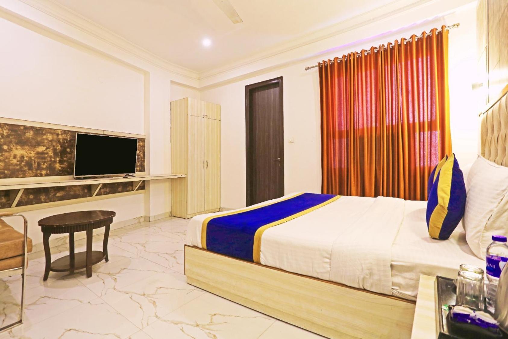 Almora - Near By Delhi International Airport - With Free Airport Pickup And Drop