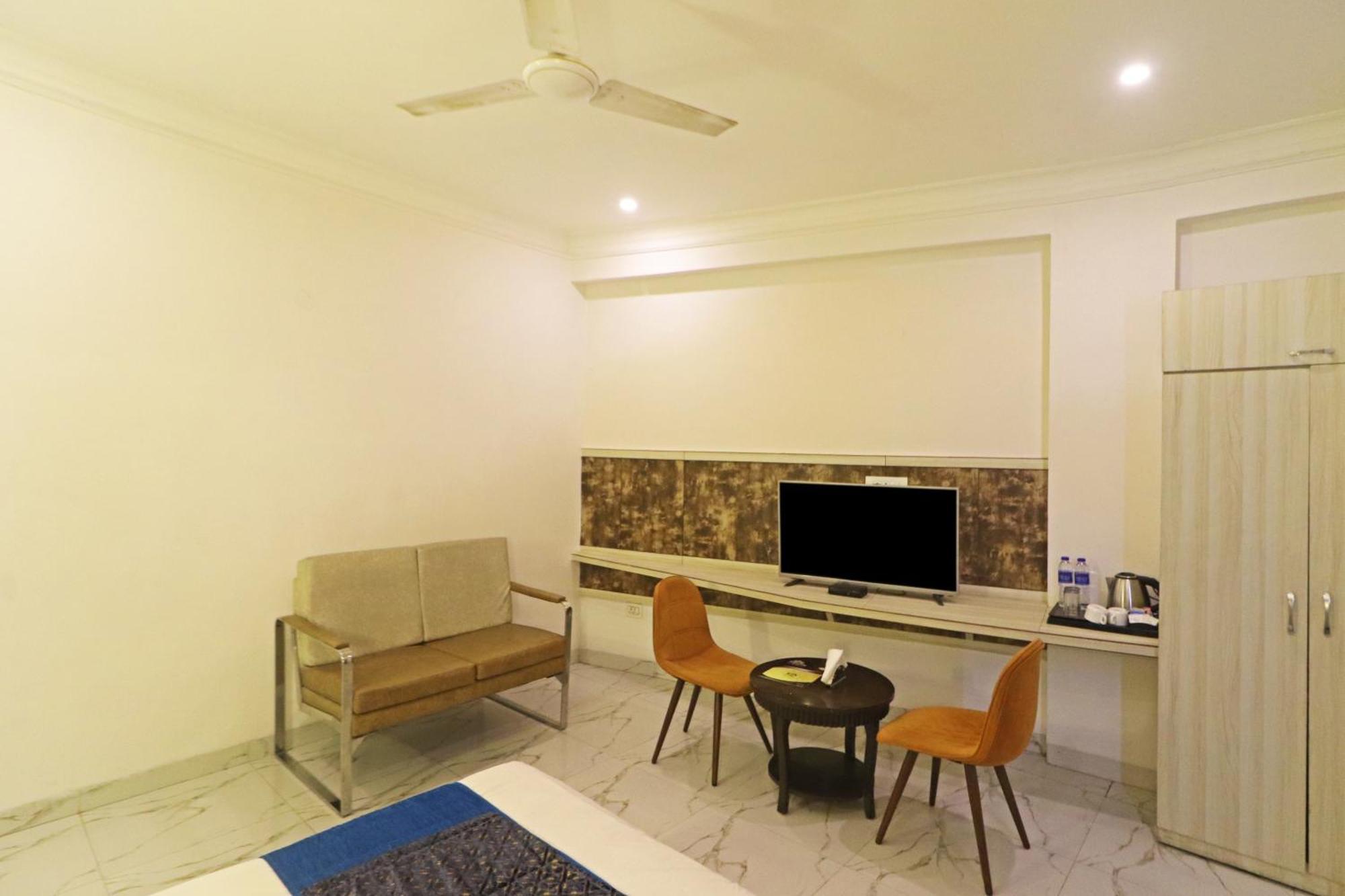 Almora - Near By Delhi International Airport - With Free Airport Pickup And Drop Hotel New Delhi